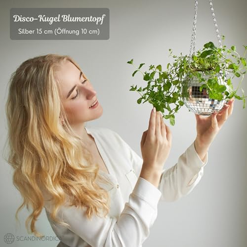SCANDINORDICA Discokugel blumentopf - Spiegelkugel hängende blumentöpfe, diskokugel Pflanzen, discokugel deko übertopf makramee, Geschenk Freundin | Disco Kugel pflanzentopf – 15 cm Silber