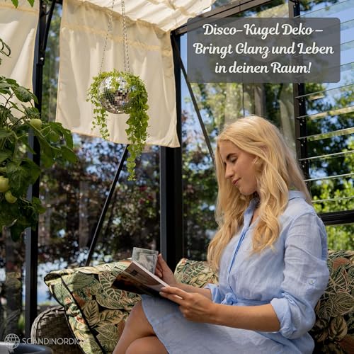 SCANDINORDICA Discokugel blumentopf - Spiegelkugel hängende blumentöpfe, diskokugel Pflanzen, discokugel deko übertopf makramee, Geschenk Freundin | Disco Kugel pflanzentopf – 15 cm Silber