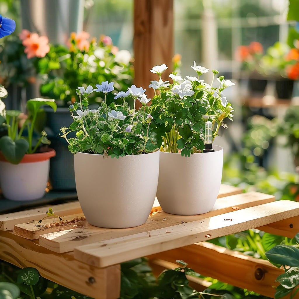 T4U 22cm Selbstwässernder Blumentopf mit Wasseranzeiger Weiß 4er-Set, Selbstbewässerung Wasserspeicher Pflanzgefäß Übertopf für Innen- und Außenbereich